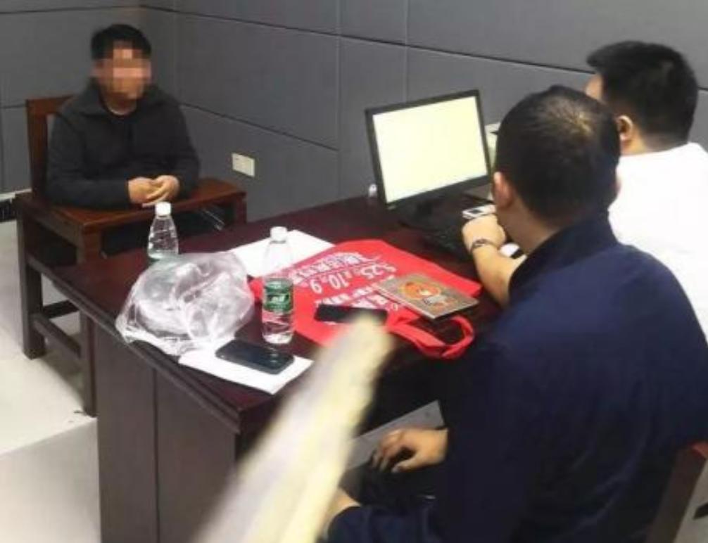 酒店成三级片现场，*拍偷**视频按刺激程度标价，高清镜头一览无余