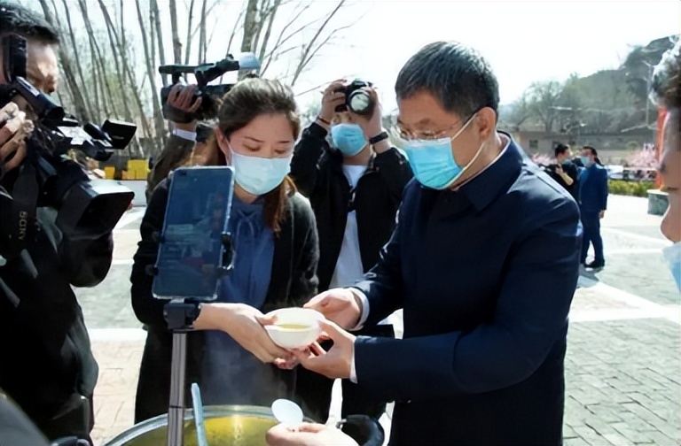 中国电商会被淘汰吗,电商为什么实体店干不过电商