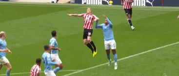 英超曼城6-0大胜哈兰德连场戴帽,曼城2比1曼联哈兰德梅开2度