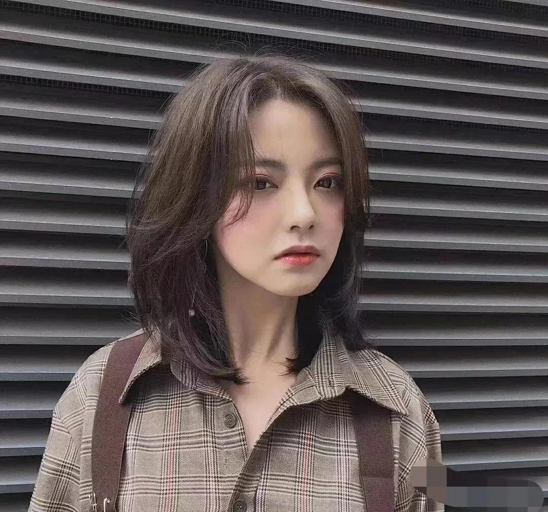 中长发高层次烫发中年人,高层次中长发发型烫发教程