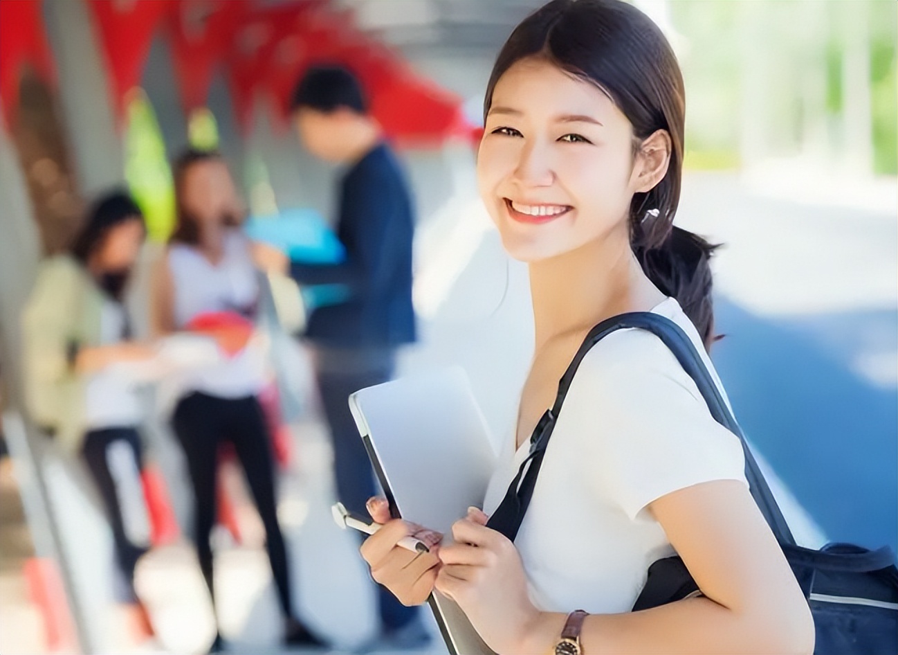 大学不建议报考的文科专业,大学不推荐学的八个专业