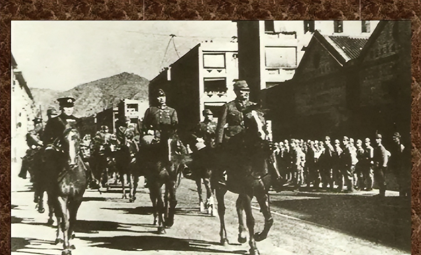 1982年，*小平邓**在谈判桌上对撒切尔霸气表态，撒切尔：残酷