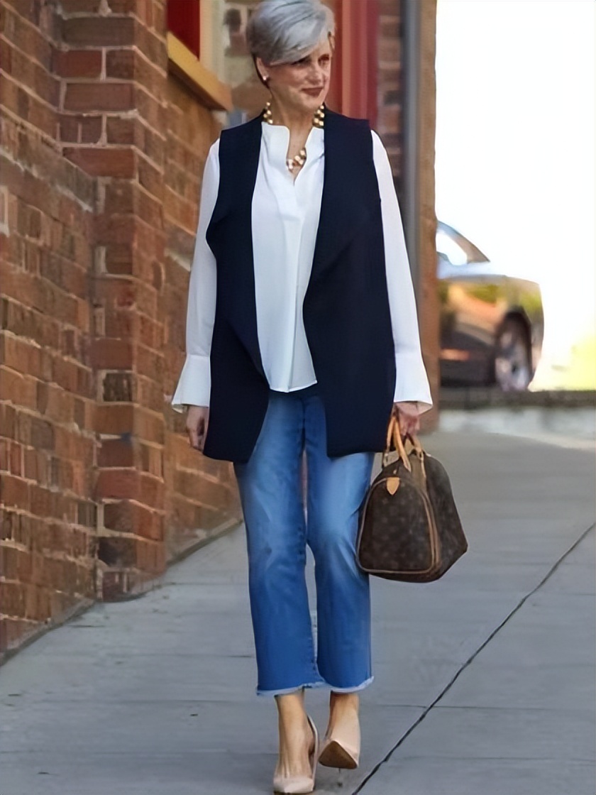 微胖女人穿搭夏天潮流30到40岁,40岁以上微胖女人的穿搭