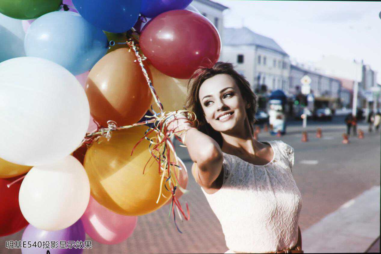 会议室用投影还是大屏幕电视,会议室投影仪和电视机哪个更好