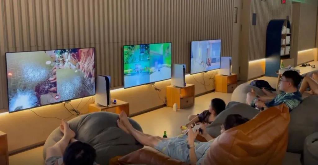 我在没有店员的共享主机店待了一天