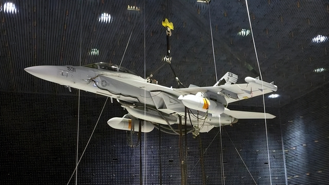 世界最强电子攻击机ea-18g咆哮者,美国空军ea-18g咆哮者攻击机