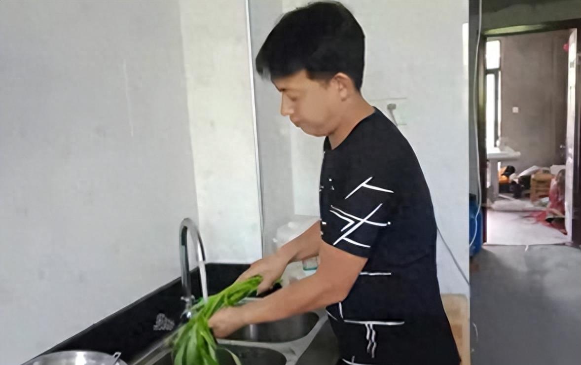 校花惨遭肥胖困扰,丈夫无情虐待,下场令人心酸唏嘘