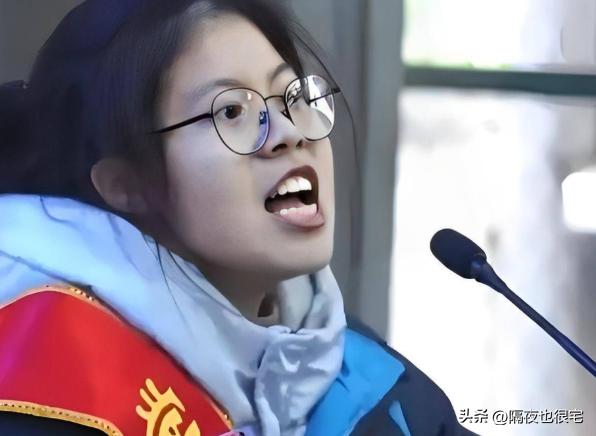 高三女学霸百日誓师演讲,誓师大会女孩原视频考了多少分