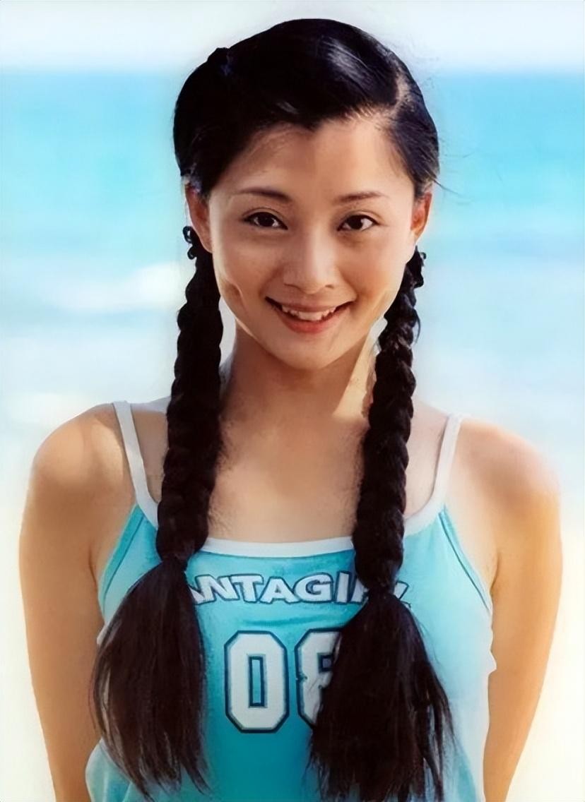 殷桃年过40依然美成一枝花,为什么殷桃被称为冻龄身材