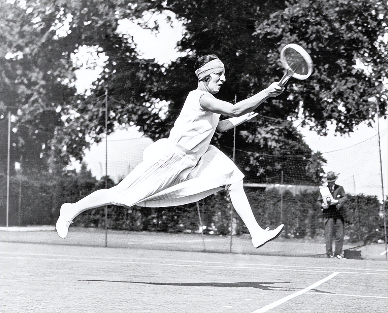 网红阿爽铁三穿着引争议,阿爽打扮