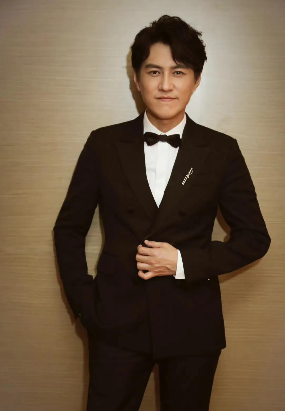 李佳现在有几段婚姻,李佳和孩子近照