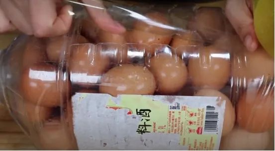 如何把鸡蛋塞到瓶子上,鸡蛋怎么塞到瓶子里