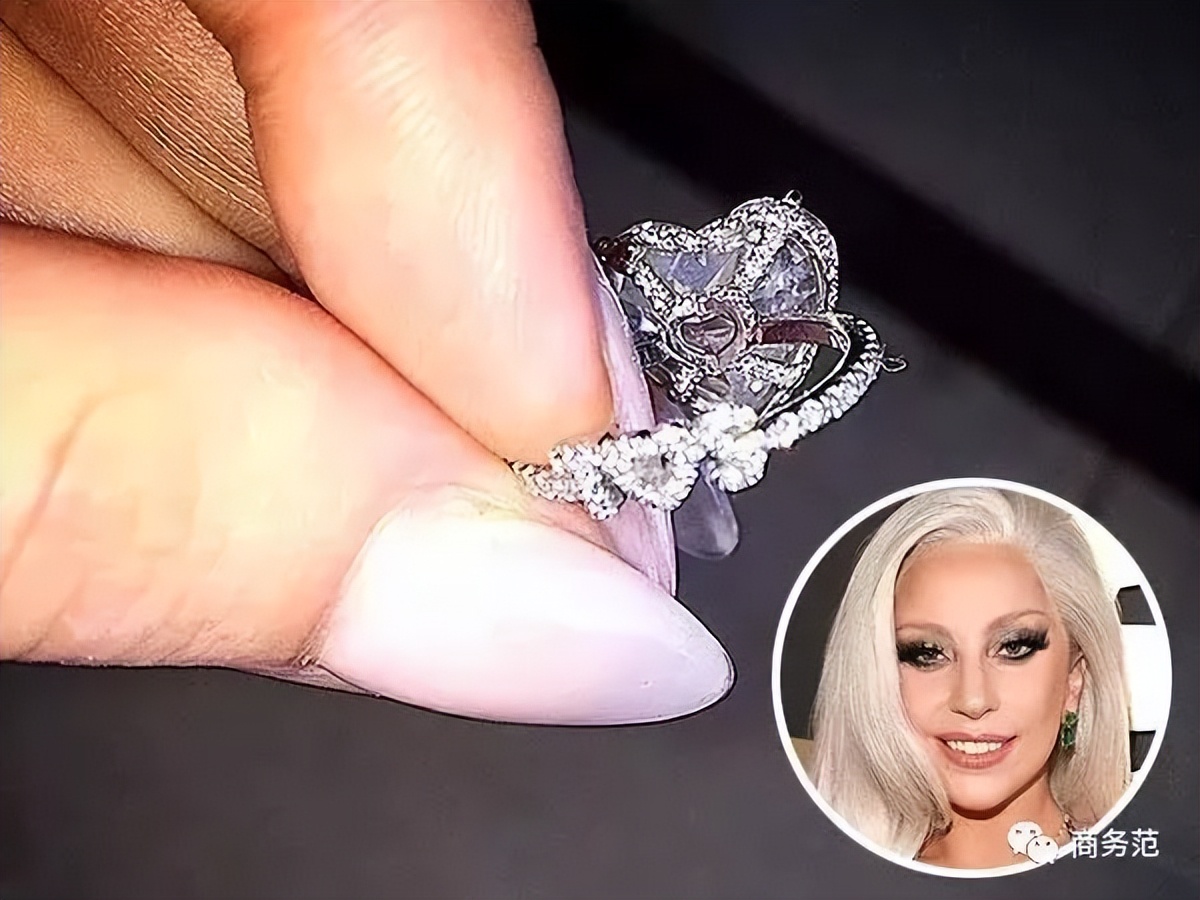 詹妮弗洛佩兹最新礼服,詹妮弗洛佩兹满脸钻石造型