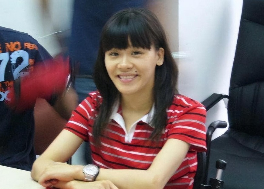 运动员桑兰高位截瘫还能生孩子,体操运动员桑兰结婚没有