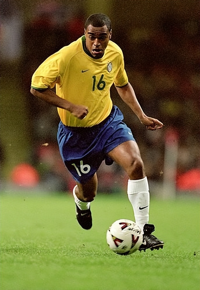 小罗巅峰时脚下技术有多可怕,小罗05-06赛季无敌盘带集锦