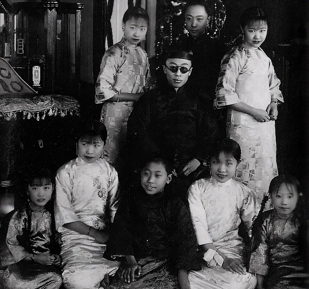 清朝最后一个格格说出皇室丑闻,清朝最后一位格格临终说了什么