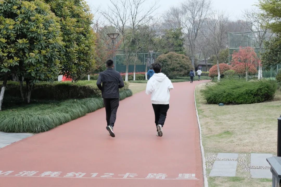 听我的，四月的杭州才是浪漫天花板。