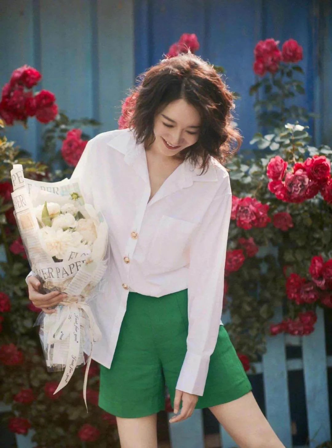 今年最流行的穿搭冬季短裤,时髦百慕大短裤穿搭