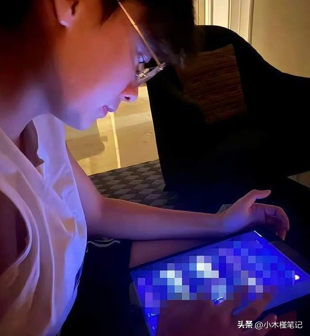 李易峰再次传出已婚，疑似入赘进女方家，结婚证曝光引发猜测