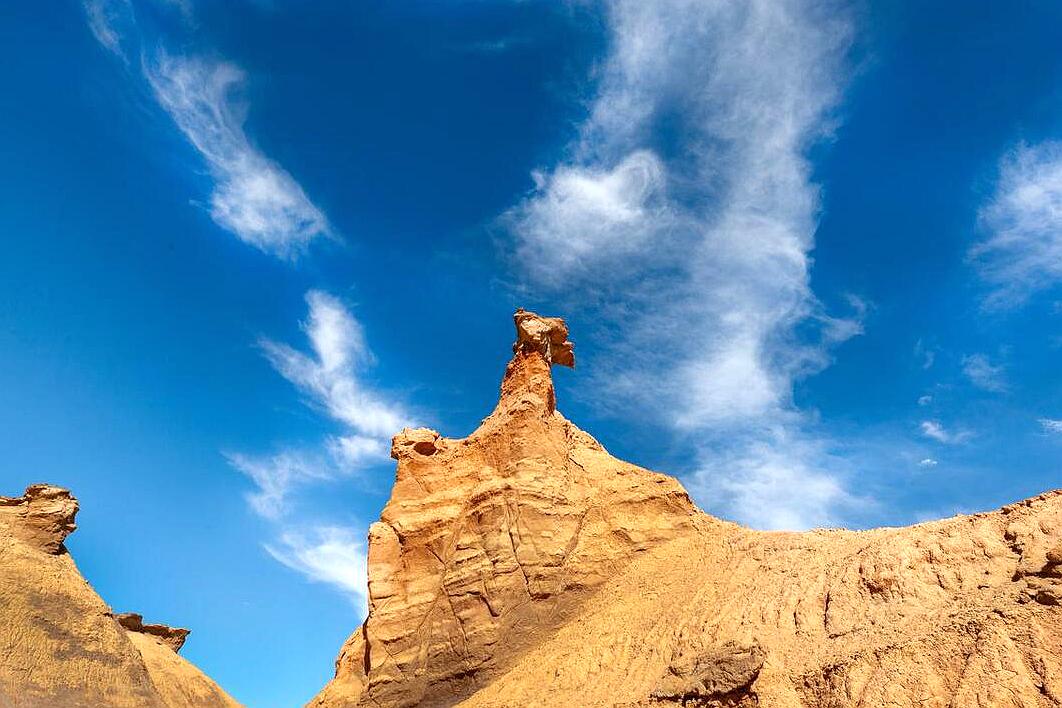 逛完这六个魔鬼城，你也就走遍了大半个*疆新**