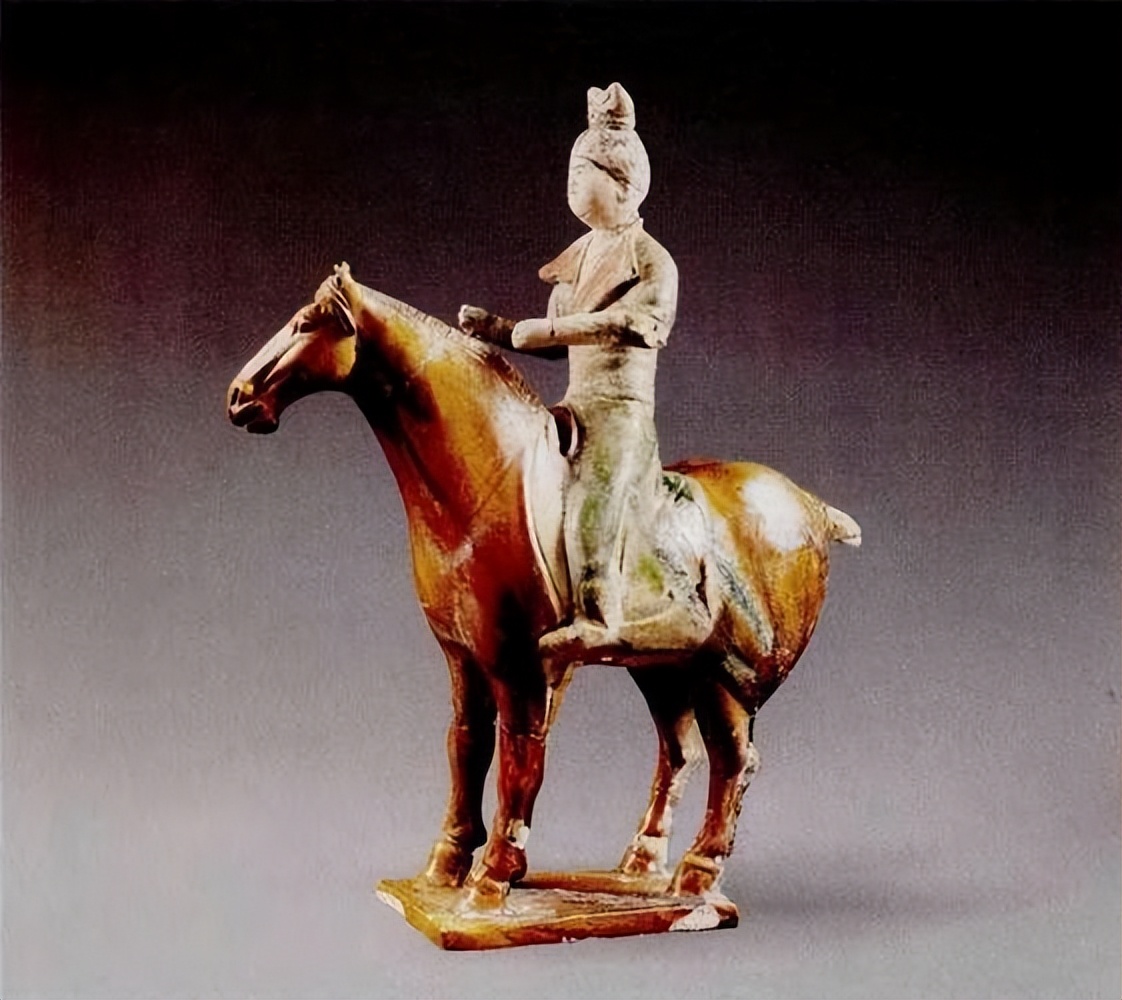 唐代对胡服的改良,胡服最早由什么朝代引入