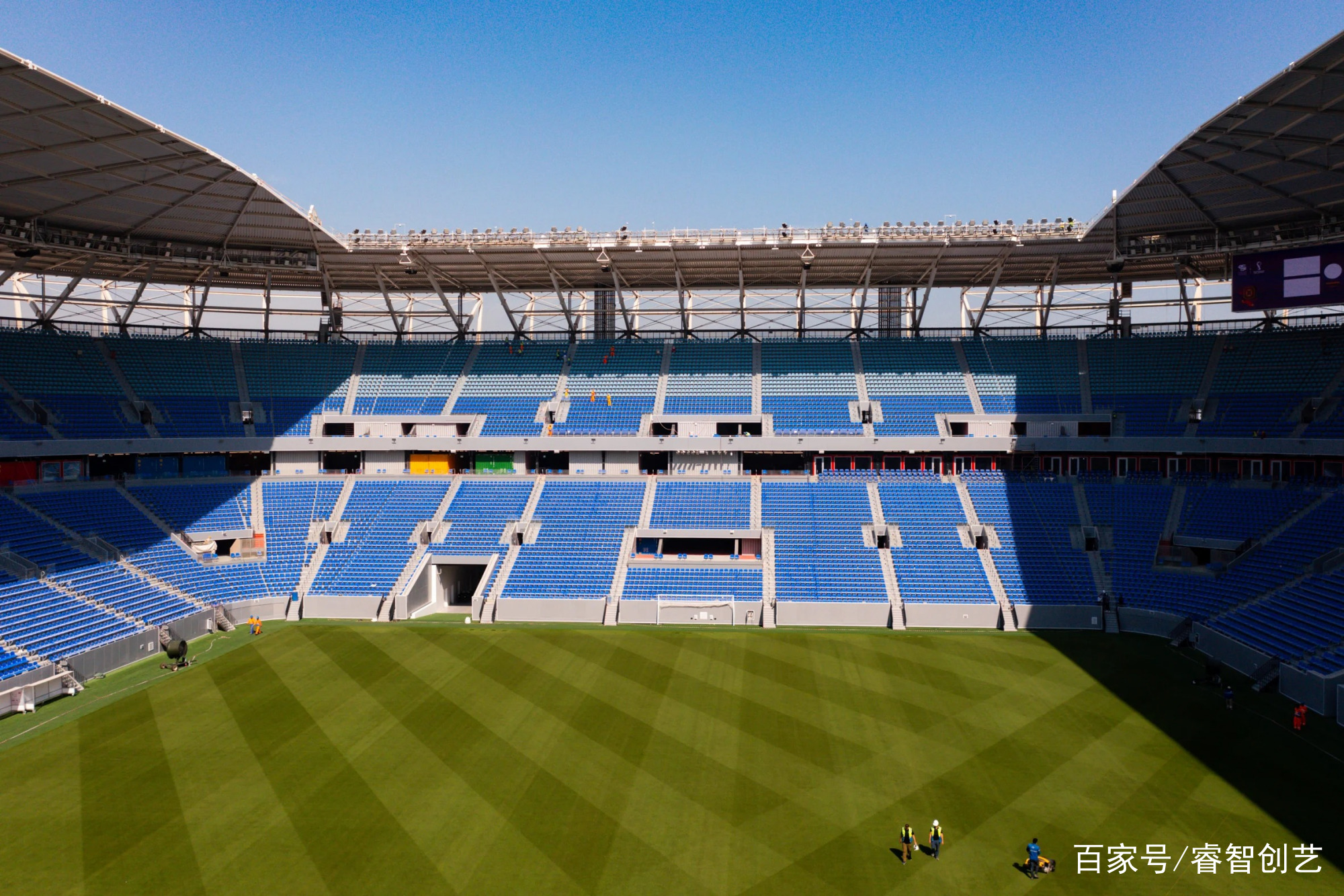 世界杯球场货柜,用纸箱子做足球球场