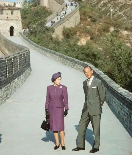 英女王伊丽莎白二世一生照片,英女王伊丽莎白二世的一生