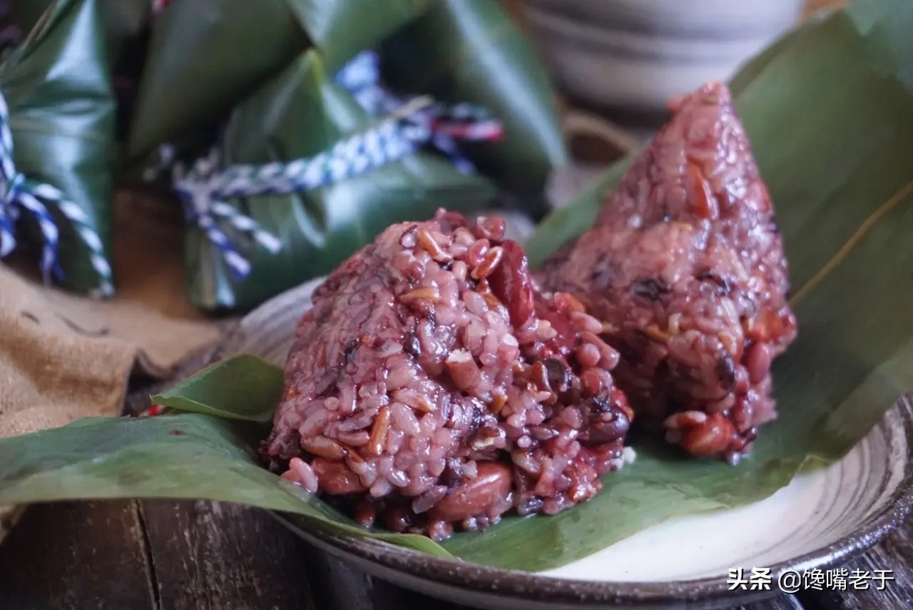 煮粽子时热水下锅还是冷水下锅,煮粽子冷水下锅还是热水下锅好