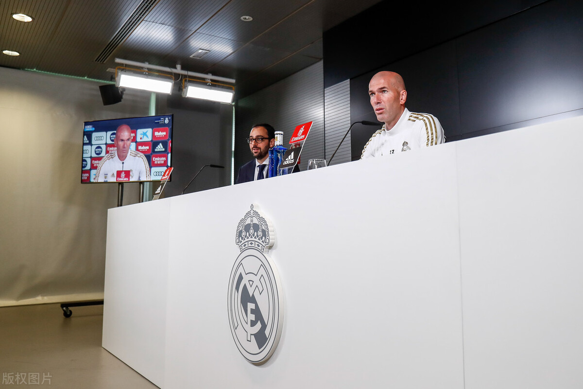 法媒齐达内执教巴黎达成协议,齐达内想执教姆巴佩