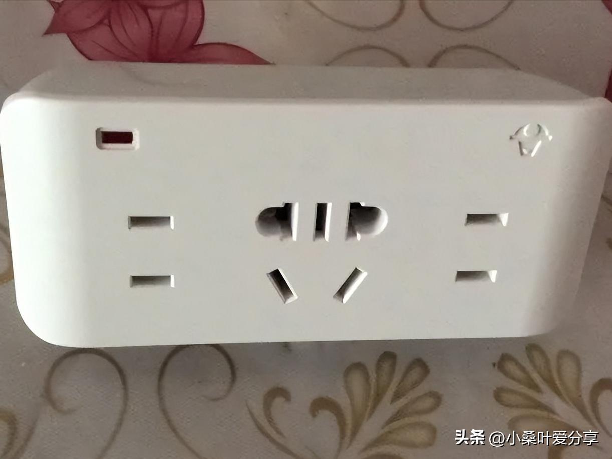 插座孔太紧了插头插着太费劲了,插座插头太大伸不进去怎么办