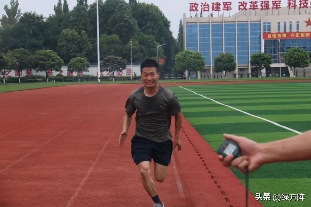 军队特级单杠体能标准,军人体能特级要多少分