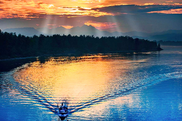 唐朝第一山水诗,唐朝最美山水七绝诗