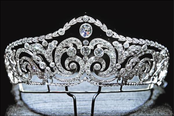 关之琳59岁庆生照曝光 (关之琳珠宝展示玛丽莲梦露)