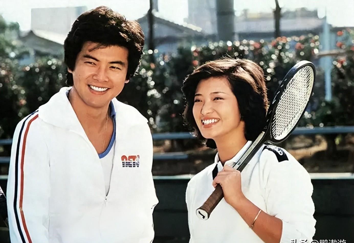 被山口百惠的老年状态惊艳到：64岁发腮发福，穿衣极简却气质高级