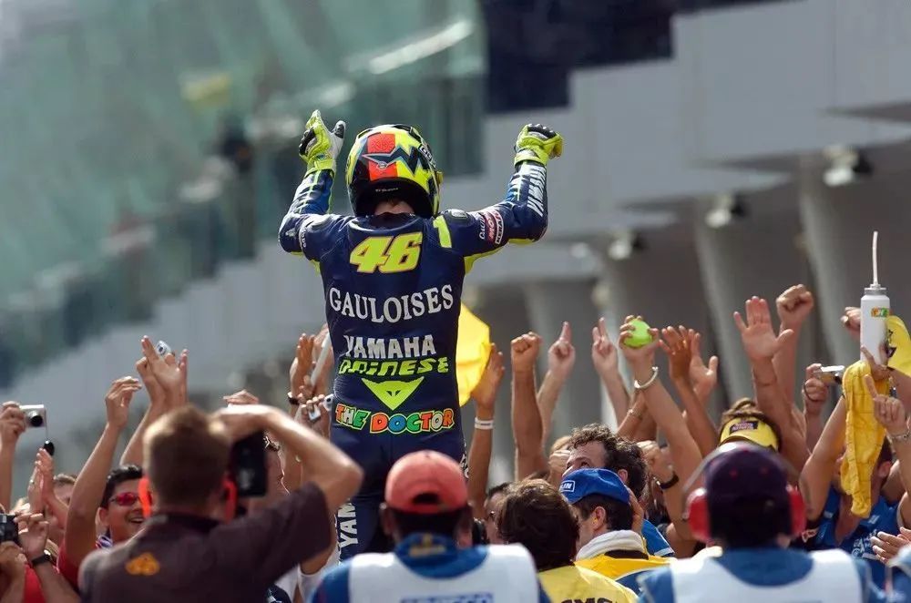 3d打印钛合金头盔,独角兽3d打印头盔