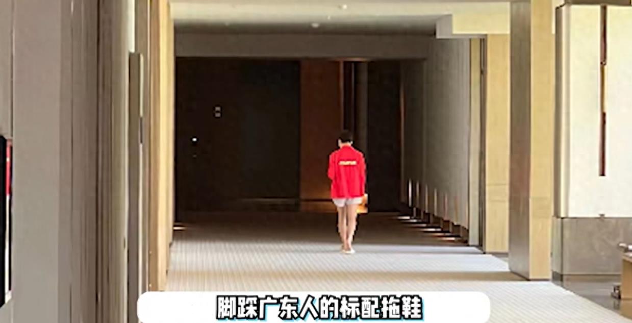 广东人穿拖鞋出门会给人什么感觉,广东人真的是穿拖鞋上大街吗