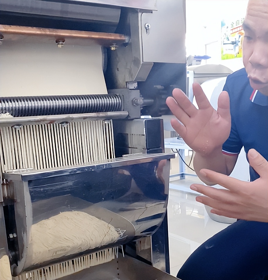 面条机怎么做面条才筋道,怎么用面条机制作面条