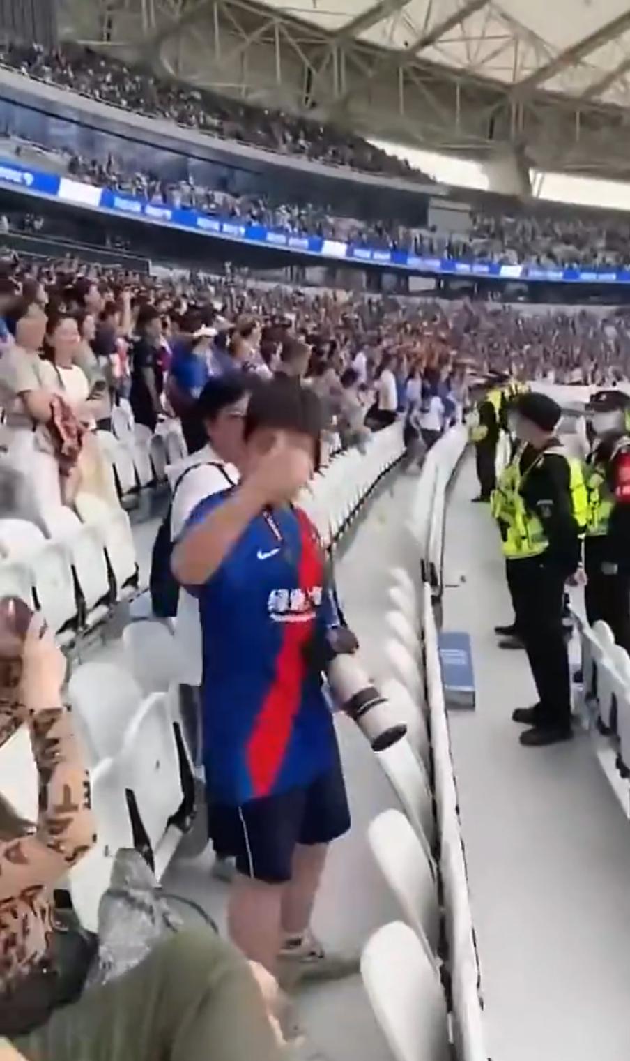 韦世豪说的井盖是什么,韦世豪怼球迷被指地域歧视