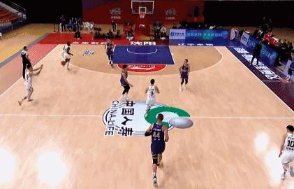 辽宁新外援桑普森集锦,桑普森辽宁暴扣任骏飞