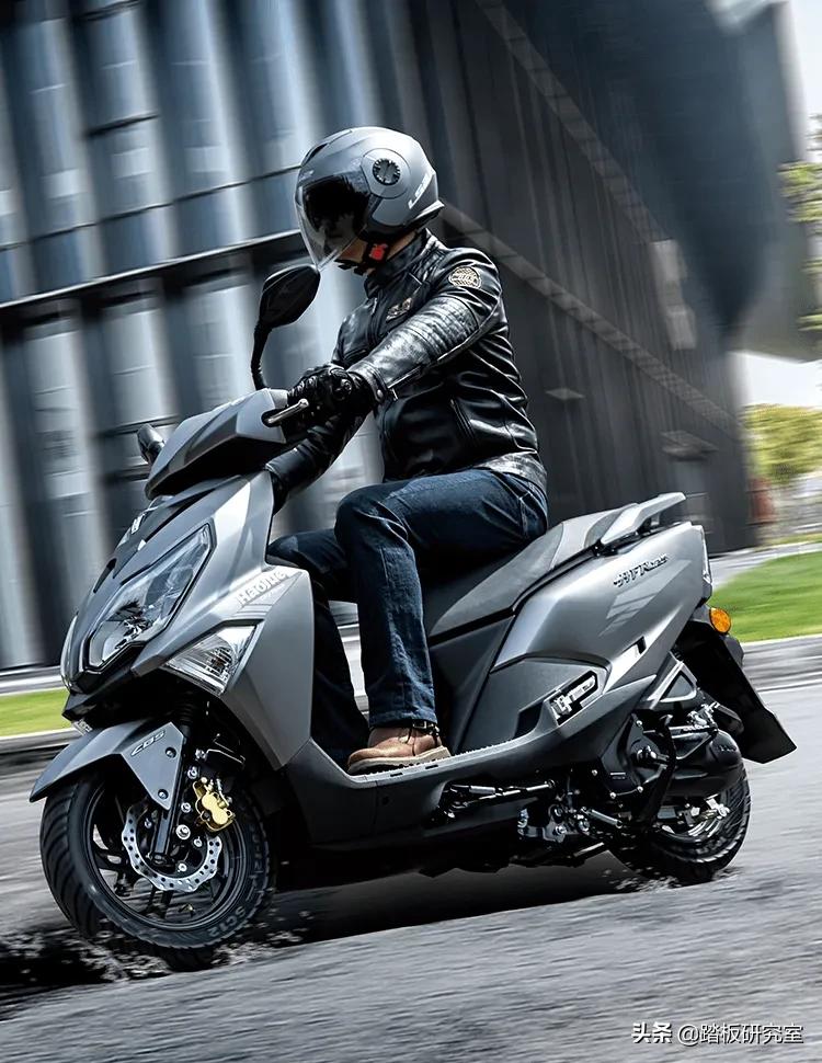 豪爵afr125和usr哪个更值得买,豪爵afr125和usr是一个发动机