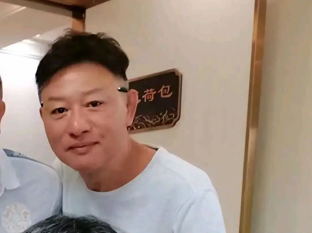 一众息影的港星内地重聚!转行后各谋发展,有人送快递有人做装修