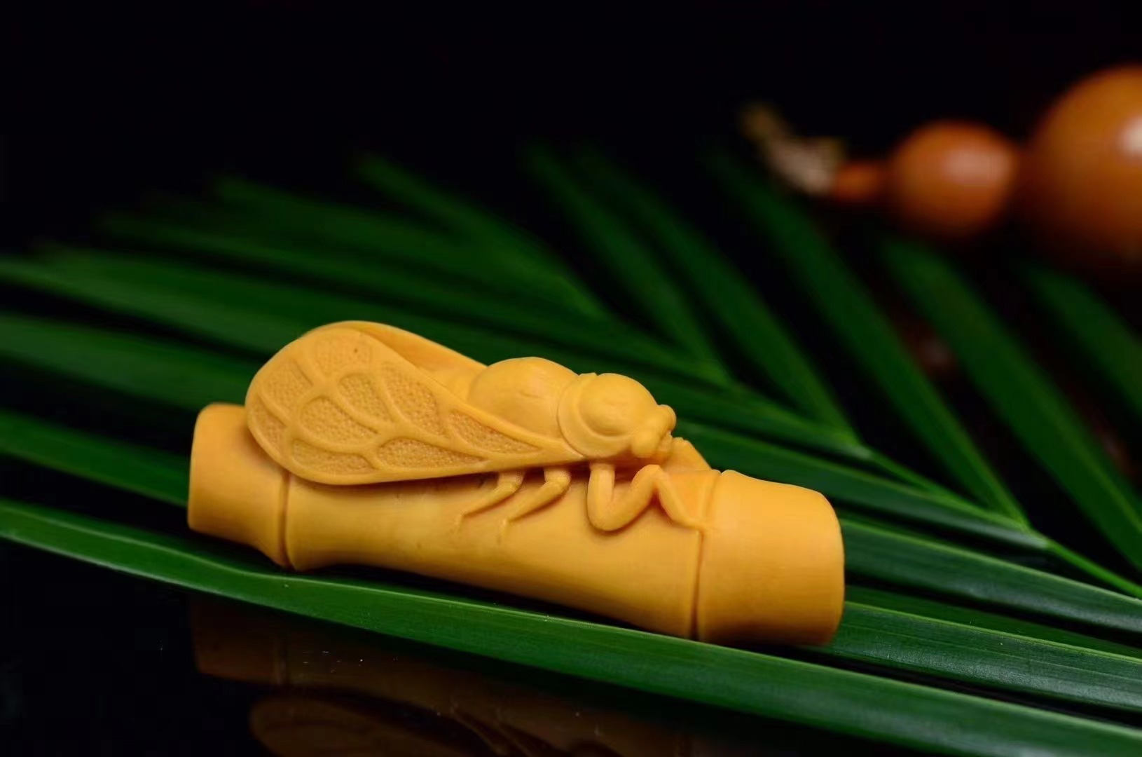 缅甸黄龙玉特征图片,缅甸的黄龙玉是真的玉吗