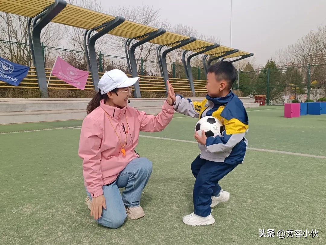 特色幼儿园嘉年华足球联赛,幼儿园足球嘉年华精彩瞬间