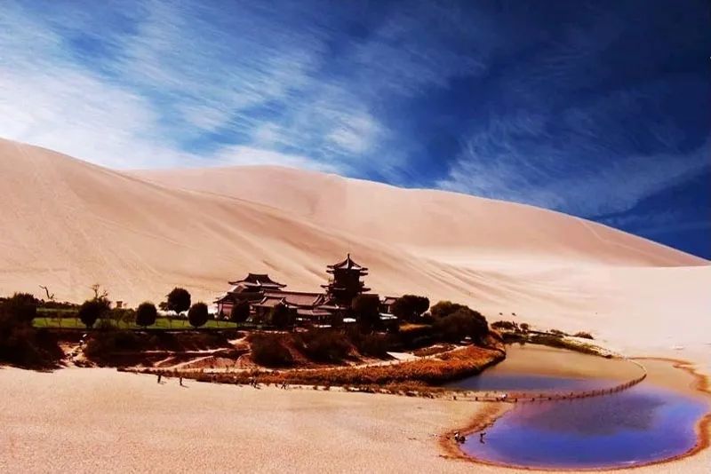 鸣沙山月牙泉游记,鸣沙山月牙泉之行