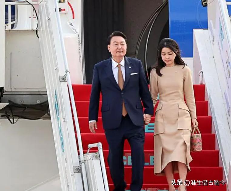 印度峰会上争奇斗艳：韩国第一夫人好嫩，日本第一夫人清新脱俗