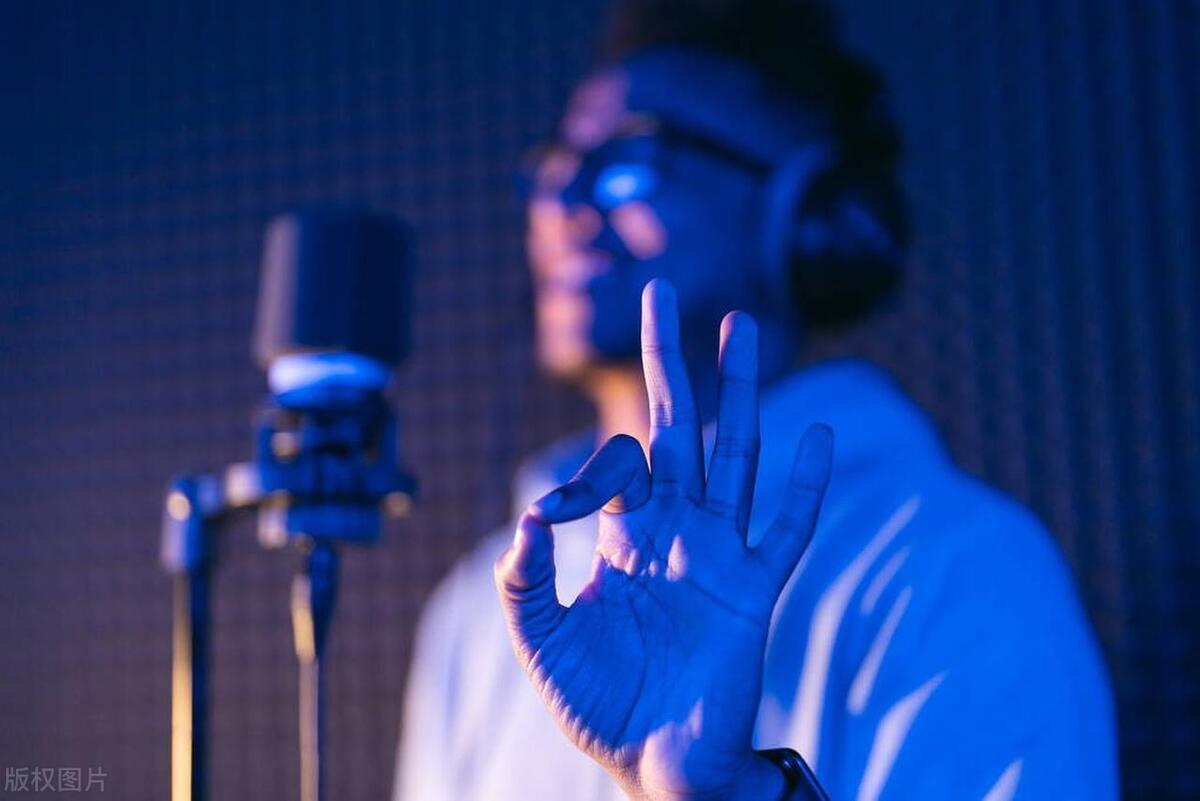 699买不了一双袜子，娱乐圈真的这么好挣啊！