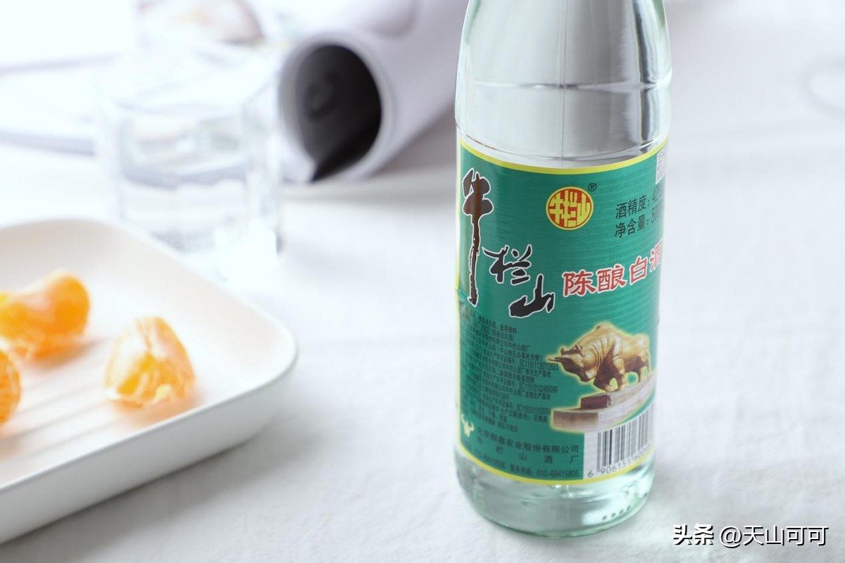 看完一激灵：路边摊5元一斤的白酒，都是怎么来的？你敢喝吗？