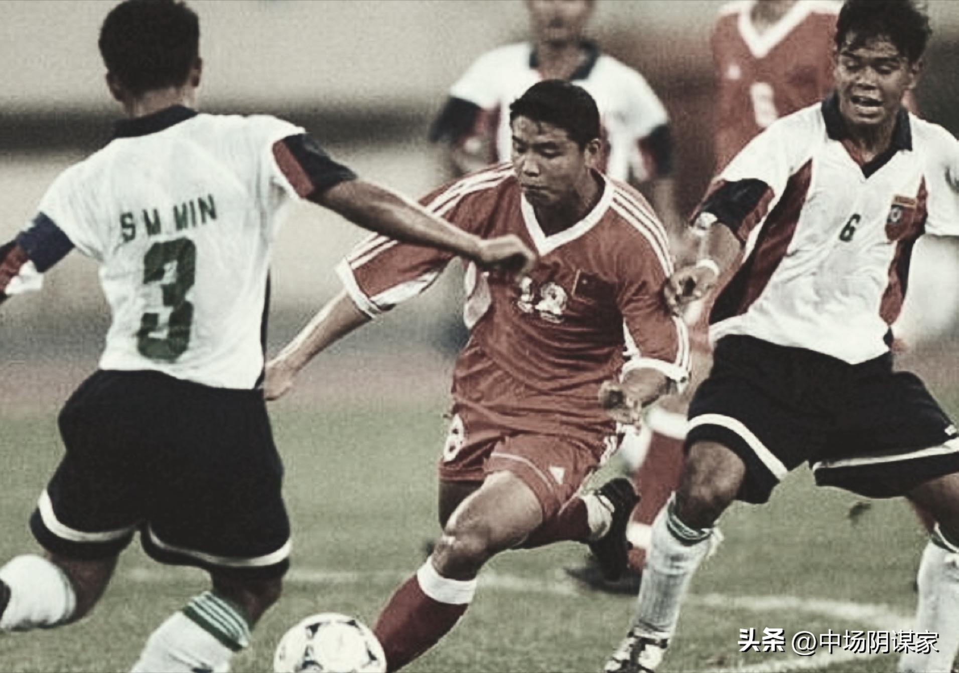 国足18号球员张效瑞简介,张效瑞98年国足集训谁把他铲伤的