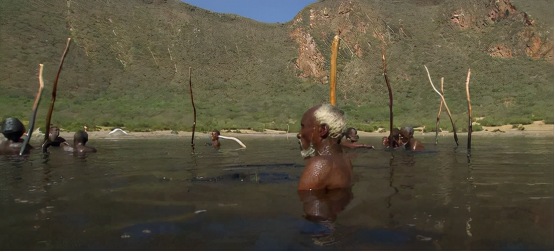 非洲的盐有多贵？200斤盐能换五头牛，但采盐工的艰辛难以想象