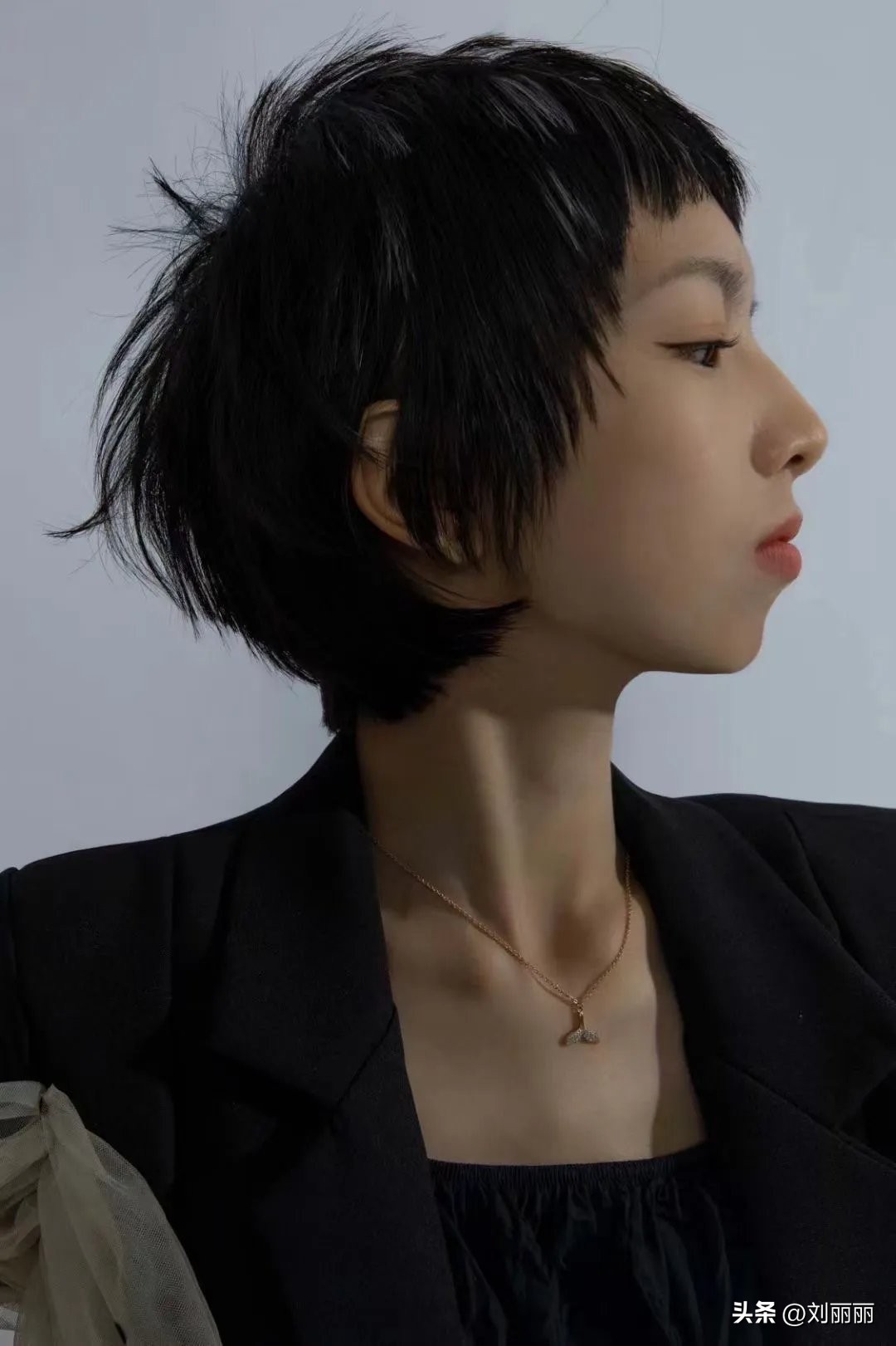 最新发型简单大方时尚又减龄,2020新潮发型精致发型